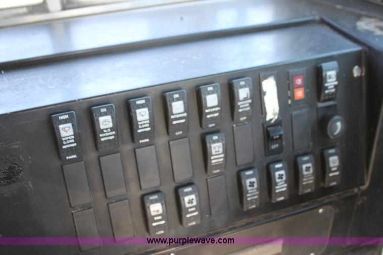 image for item G4157 1995 International 3800 school bus