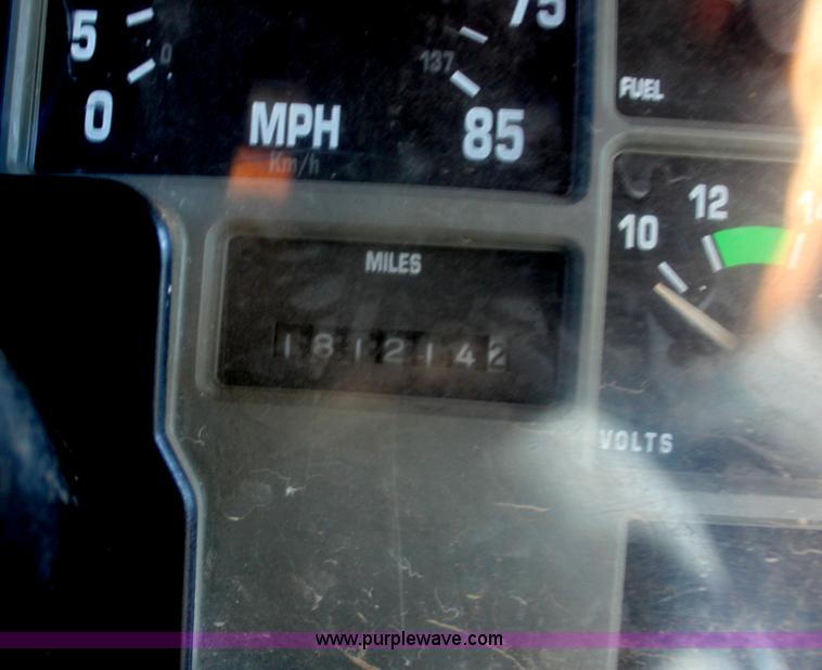 image for item G4157 1995 International 3800 school bus