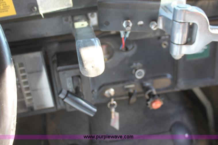 image for item G4157 1995 International 3800 school bus