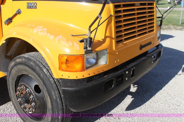 image for item G4157 1995 International 3800 school bus