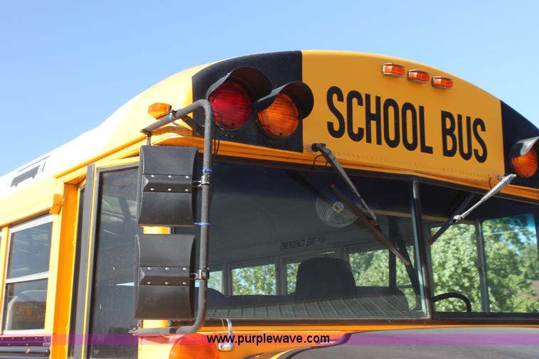 image for item G4157 1995 International 3800 school bus