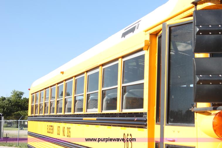 image for item G4157 1995 International 3800 school bus