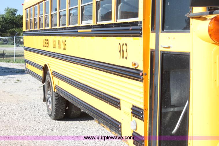 image for item G4157 1995 International 3800 school bus