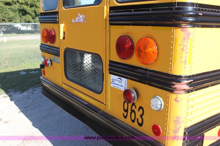image for item G4157 1995 International 3800 school bus