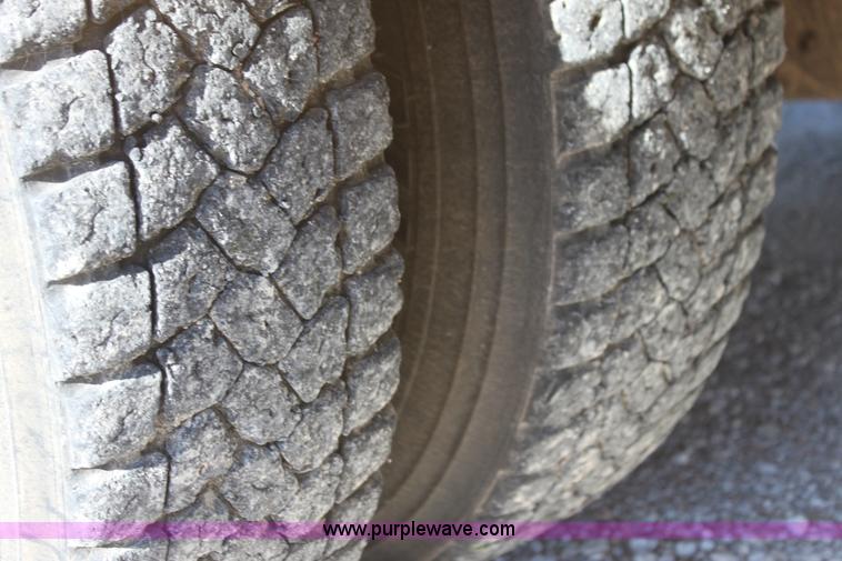 image for item G4157 1995 International 3800 school bus