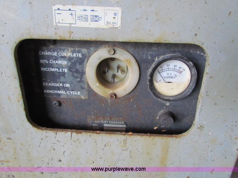 image for item G4162 Skyjack 3220 scissor lift