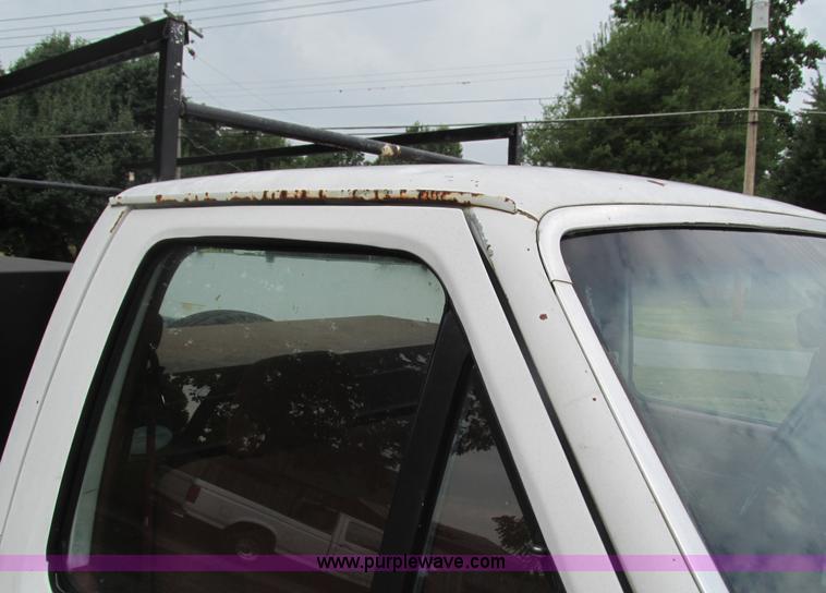 image for item G9437 1992 Ford F150 pickup truck