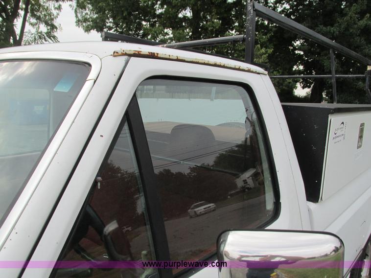 image for item G9437 1992 Ford F150 pickup truck