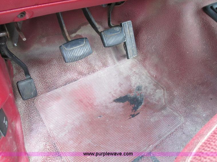 image for item G9437 1992 Ford F150 pickup truck