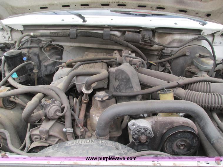 image for item G9437 1992 Ford F150 pickup truck