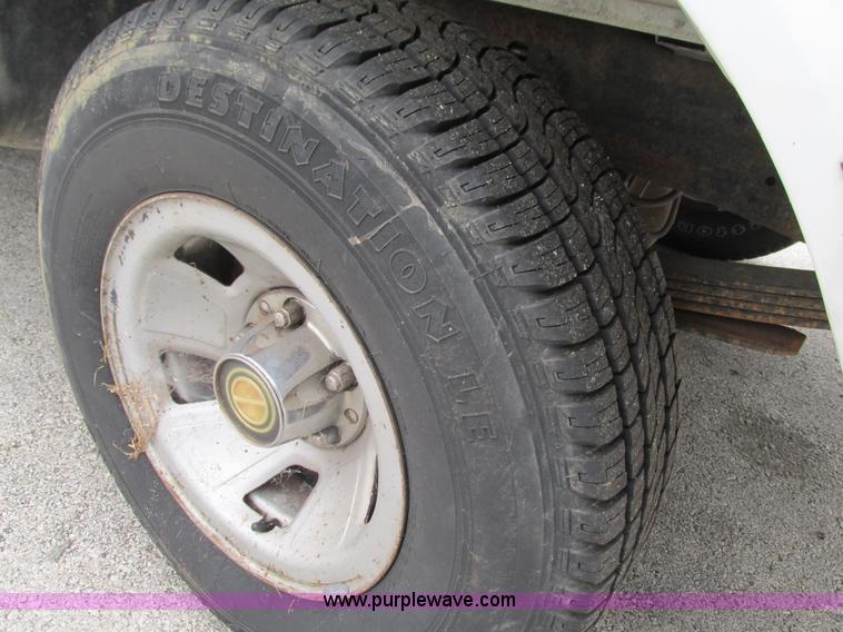 image for item G9437 1992 Ford F150 pickup truck