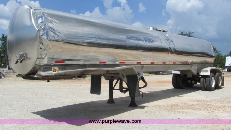 image for item G9447 1995 Walker stainless steel tanker trailer