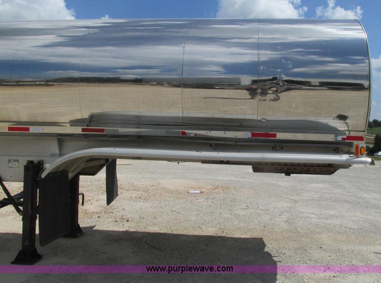 image for item G9447 1995 Walker stainless steel tanker trailer