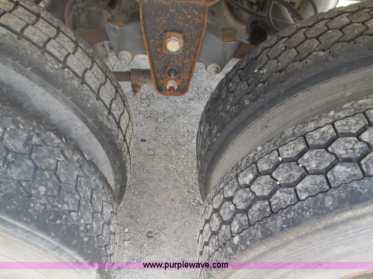 image for item G9447 1995 Walker stainless steel tanker trailer