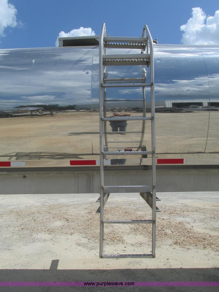 image for item G9447 1995 Walker stainless steel tanker trailer