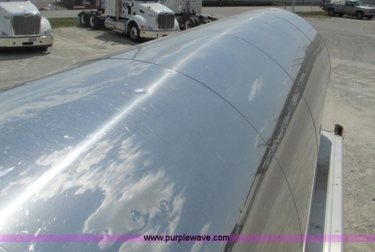 image for item G9447 1995 Walker stainless steel tanker trailer