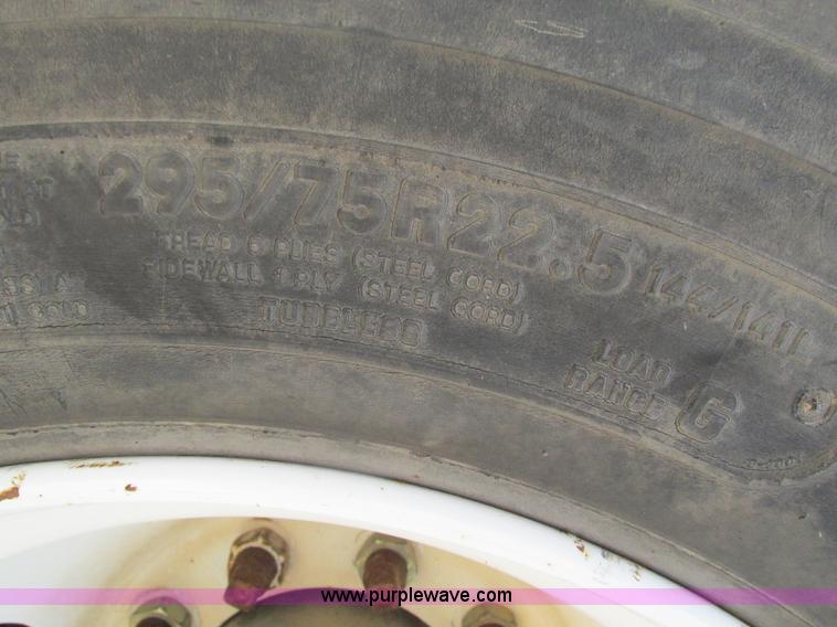 image for item G9447 1995 Walker stainless steel tanker trailer