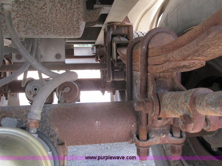 image for item G9447 1995 Walker stainless steel tanker trailer