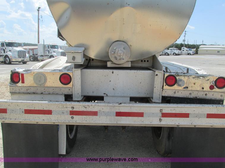 image for item G9447 1995 Walker stainless steel tanker trailer