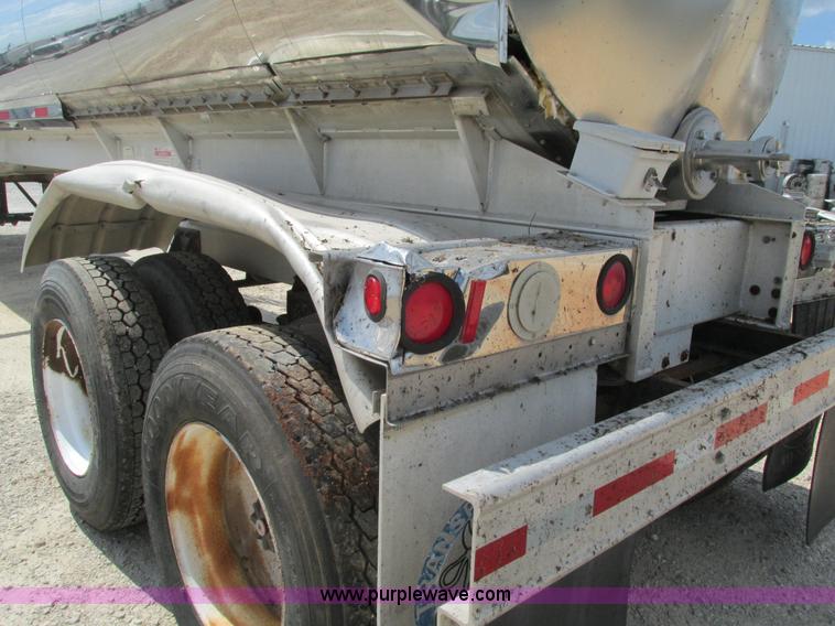 image for item G9447 1995 Walker stainless steel tanker trailer