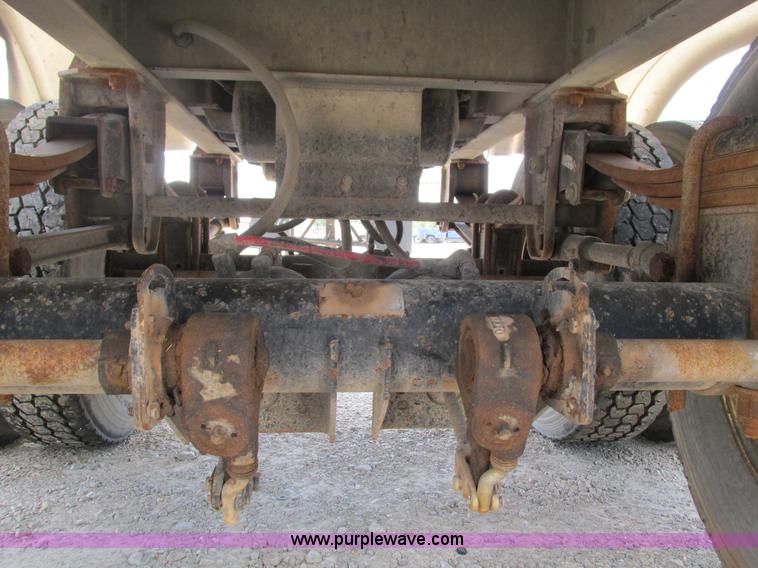 image for item G9447 1995 Walker stainless steel tanker trailer