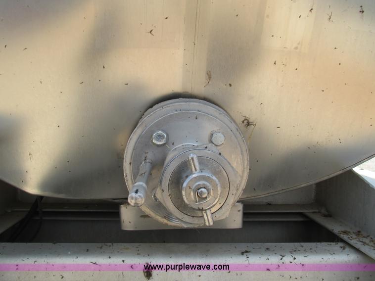 image for item G9447 1995 Walker stainless steel tanker trailer