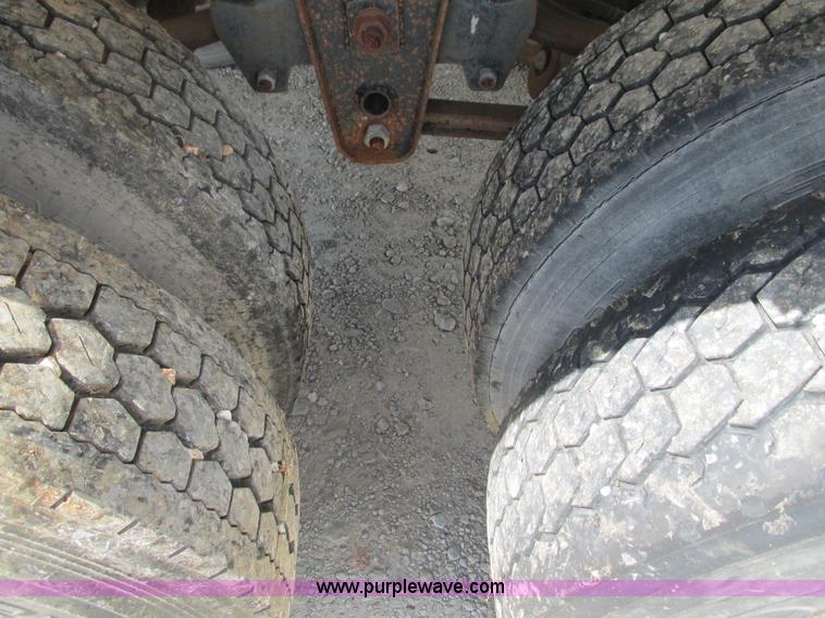 image for item G9447 1995 Walker stainless steel tanker trailer