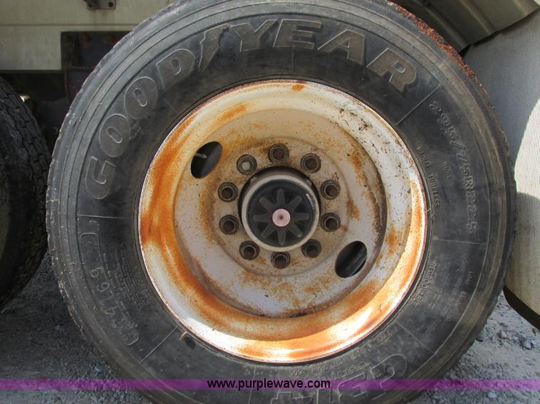 image for item G9447 1995 Walker stainless steel tanker trailer