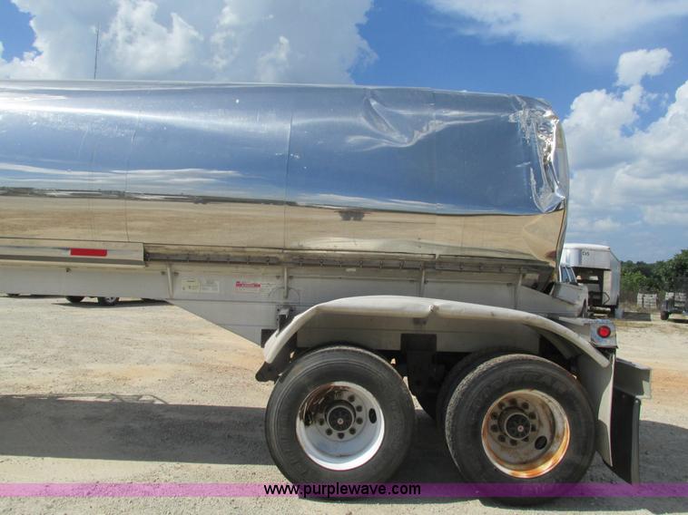 image for item G9447 1995 Walker stainless steel tanker trailer