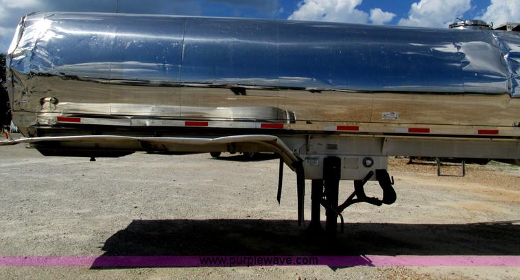 image for item G9447 1995 Walker stainless steel tanker trailer