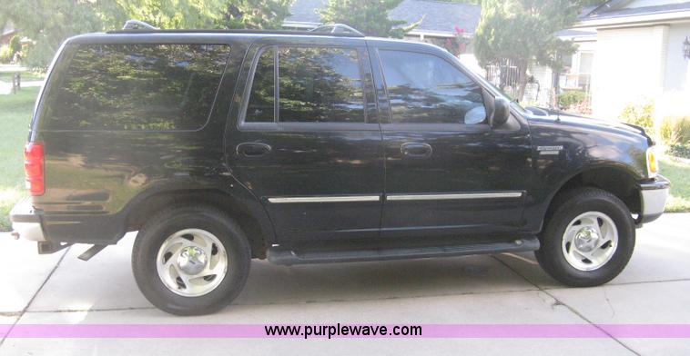 image for item H6331 1998 Ford Expedition XLT SUV