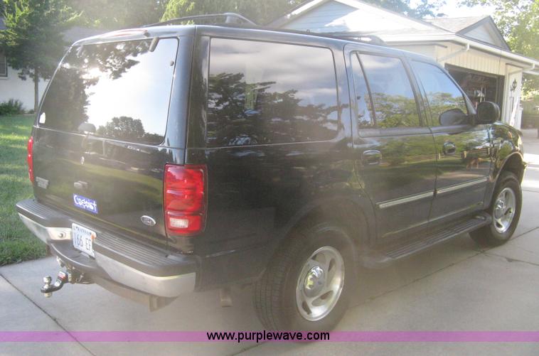 image for item H6331 1998 Ford Expedition XLT SUV