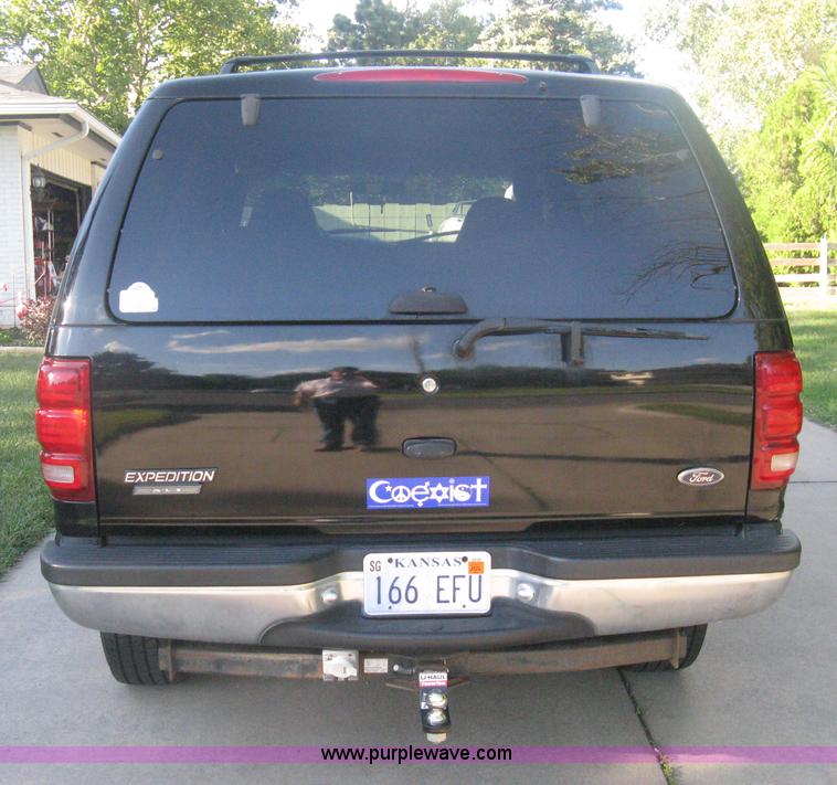 image for item H6331 1998 Ford Expedition XLT SUV
