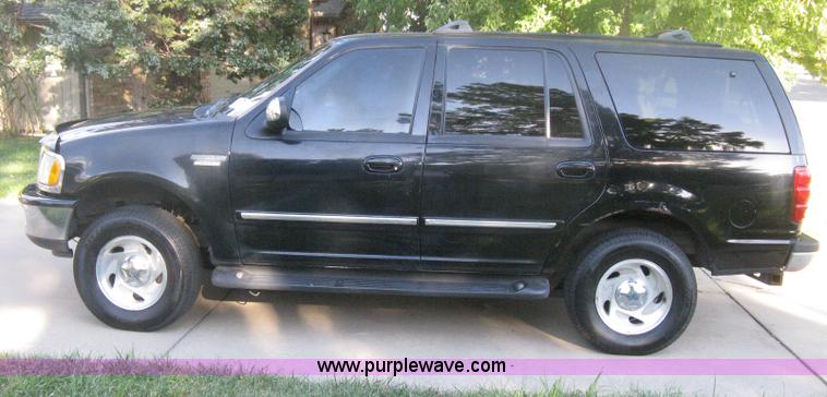 image for item H6331 1998 Ford Expedition XLT SUV