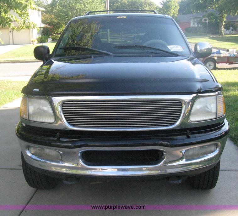 image for item H6331 1998 Ford Expedition XLT SUV
