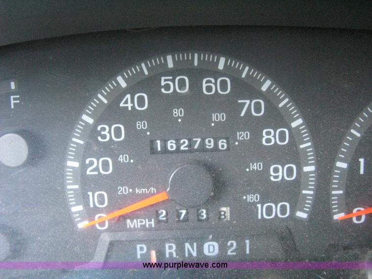 image for item H6331 1998 Ford Expedition XLT SUV