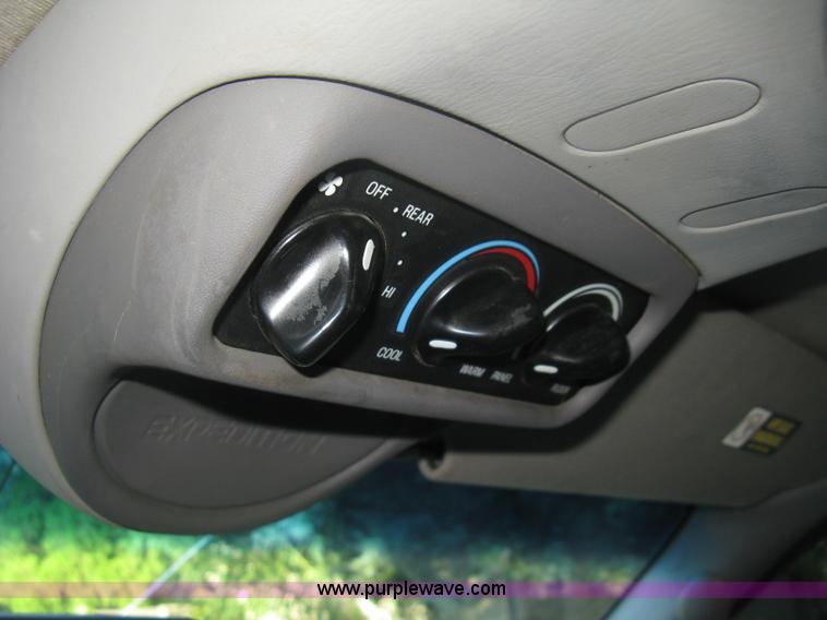 image for item H6331 1998 Ford Expedition XLT SUV