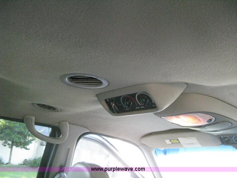 image for item H6331 1998 Ford Expedition XLT SUV