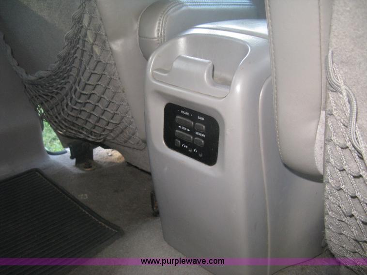 image for item H6331 1998 Ford Expedition XLT SUV