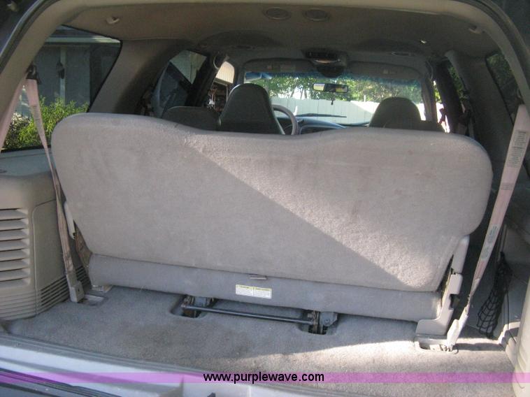 image for item H6331 1998 Ford Expedition XLT SUV