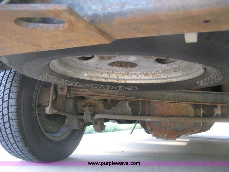 image for item H6331 1998 Ford Expedition XLT SUV