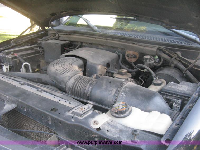 image for item H6331 1998 Ford Expedition XLT SUV