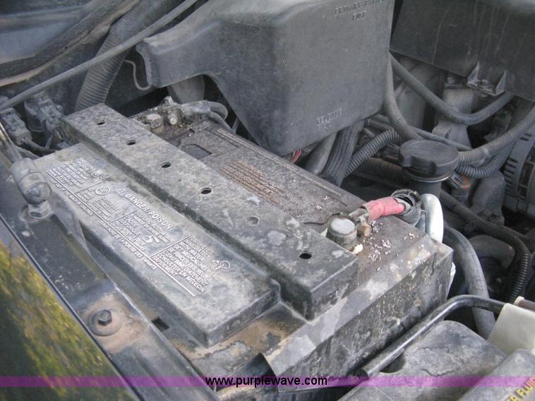 image for item H6331 1998 Ford Expedition XLT SUV