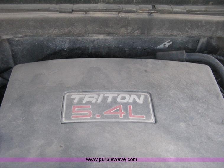 image for item H6331 1998 Ford Expedition XLT SUV