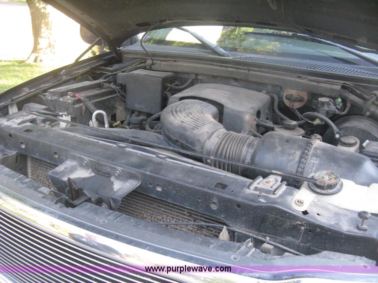 image for item H6331 1998 Ford Expedition XLT SUV