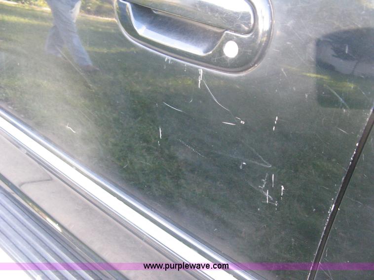 image for item H6331 1998 Ford Expedition XLT SUV