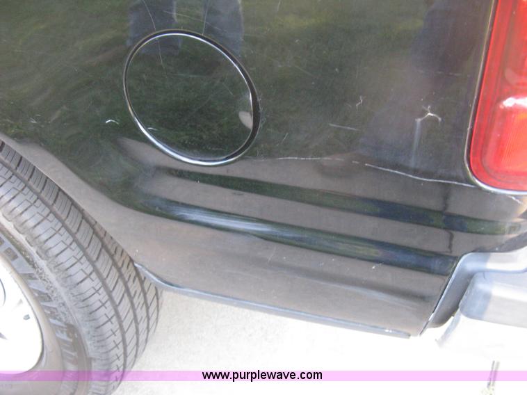 image for item H6331 1998 Ford Expedition XLT SUV