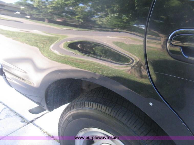 image for item H6331 1998 Ford Expedition XLT SUV