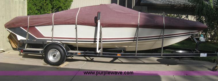 image for item H6332 1989 Baja Islander 190 boat