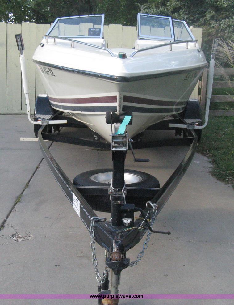 image for item H6332 1989 Baja Islander 190 boat